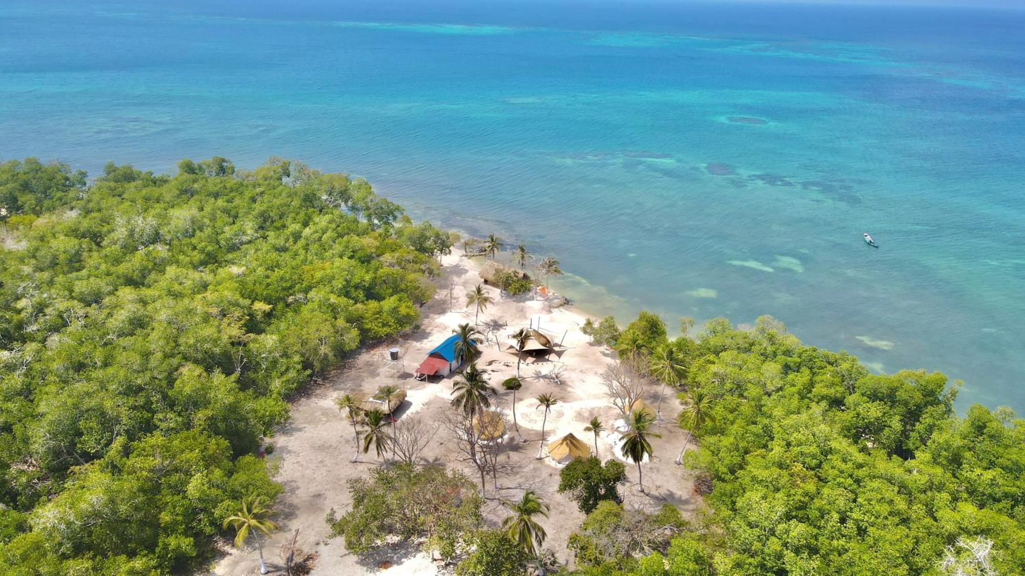 Tintipan Ashram Hostel & Glamping Tintipan Island Extérieur photo